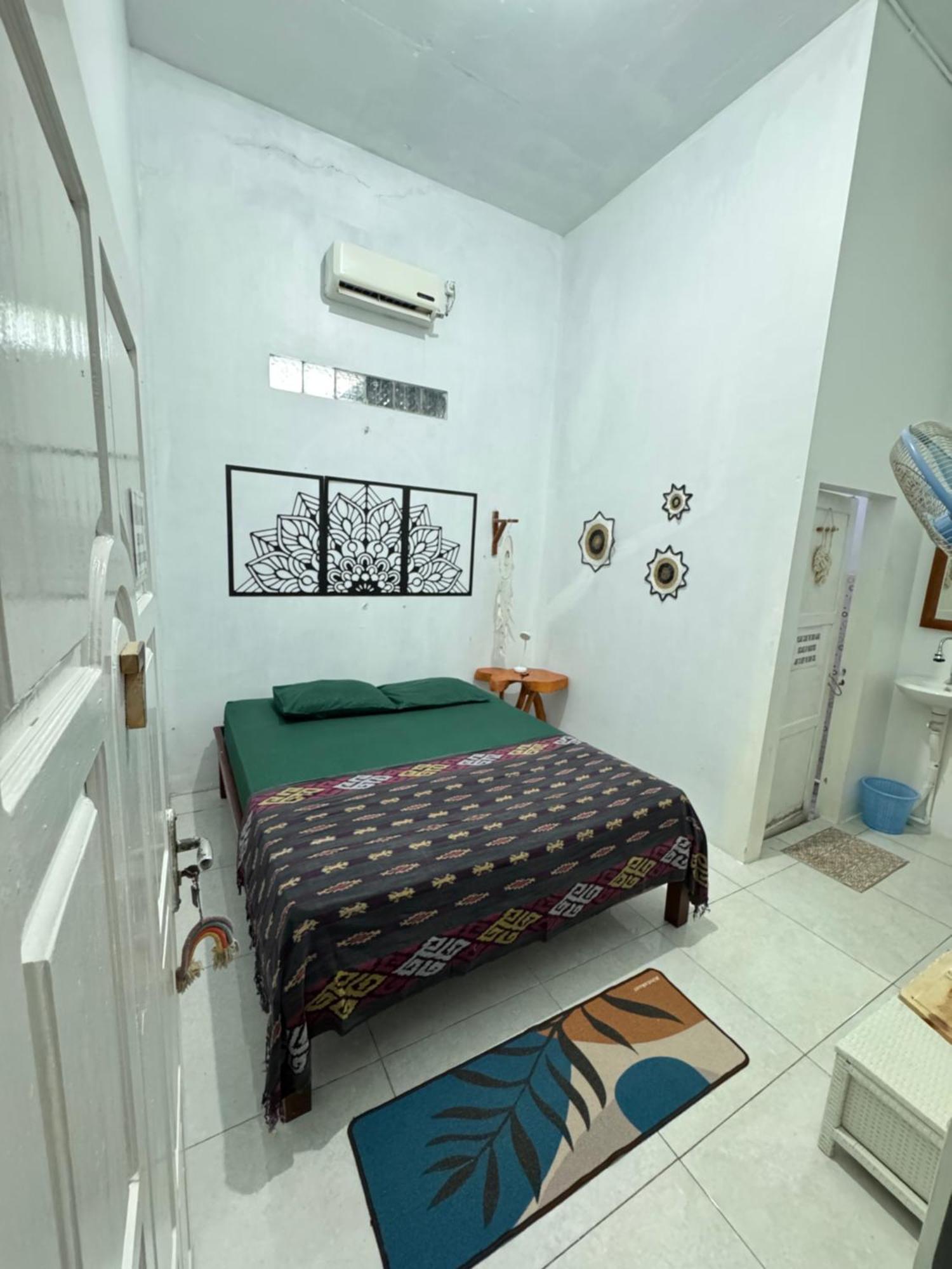 Loyal Friend Hostel Каримунджава Экстерьер фото