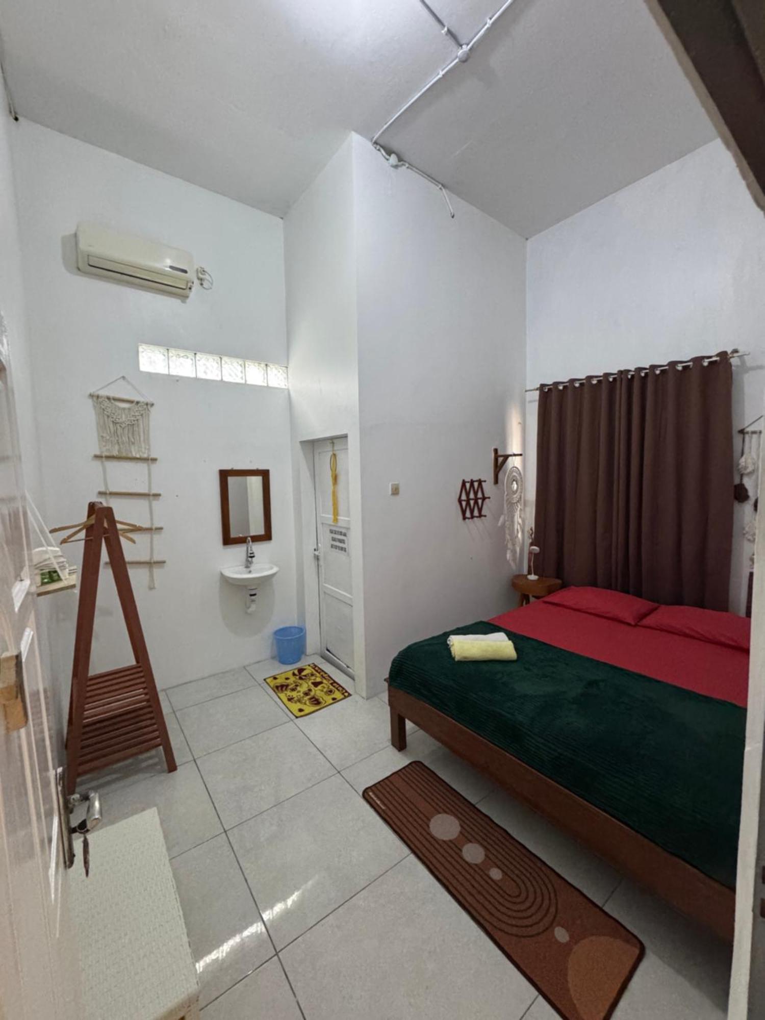 Loyal Friend Hostel Каримунджава Экстерьер фото